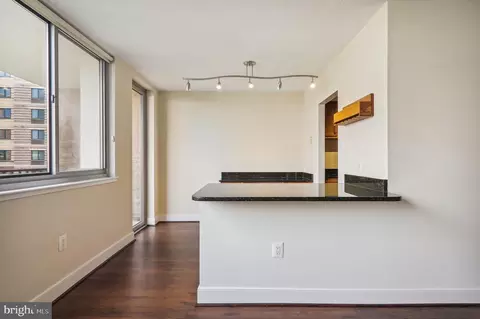 1220 Blair Mill Rd #208, Silver Spring, MD 20910 photo 8