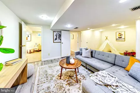 2315 Homestead Dr, Silver Spring, MD 20902 photo 25