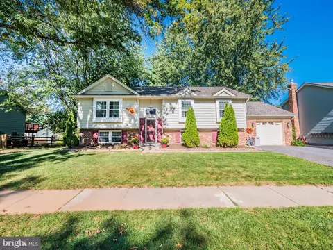 20824 Shakespeare Dr, Germantown, MD 20876