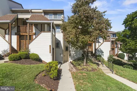 18220 Windsor Hill Dr #306, Olney, MD 20832