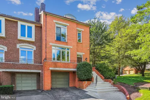 10751 Gloxinia Dr, North Bethesda, MD 20852