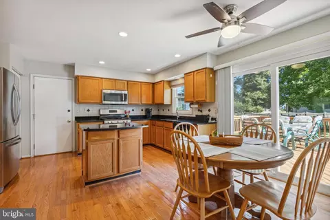 605 Avon Square Ct, Silver Spring, MD 20905 photo 8