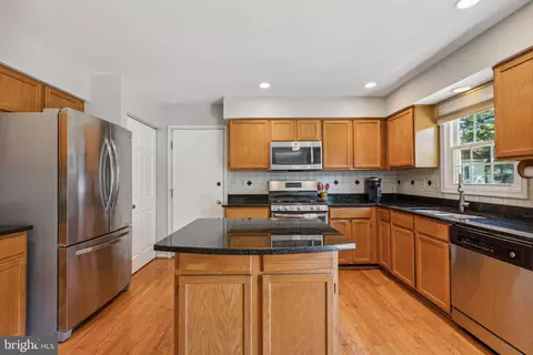 605 Avon Square Ct, Silver Spring, MD 20905 photo 10
