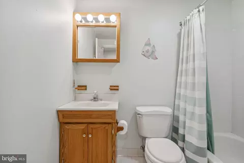 605 Avon Square Ct, Silver Spring, MD 20905 photo 32