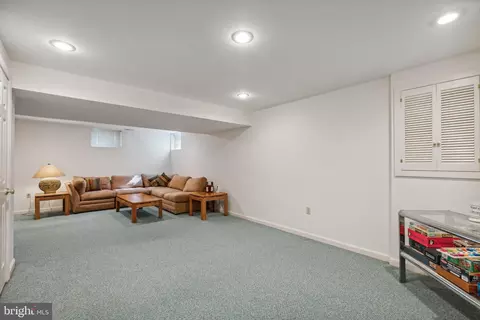 605 Avon Square Ct, Silver Spring, MD 20905 photo 29