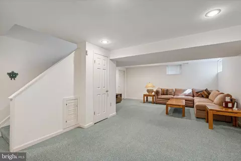 605 Avon Square Ct, Silver Spring, MD 20905 photo 30