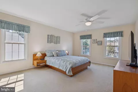605 Avon Square Ct, Silver Spring, MD 20905 photo 17