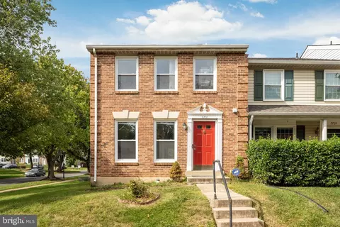 7711 White Cliff Ter, Derwood, MD 20855