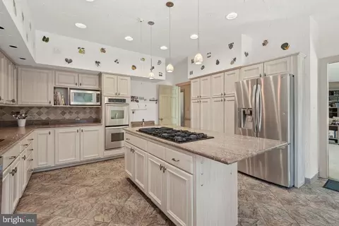 9713 Hall Rd, Potomac, MD 20854 photo 9
