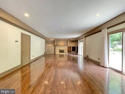 9713 Hall Rd, Potomac, MD 20854 photo 12