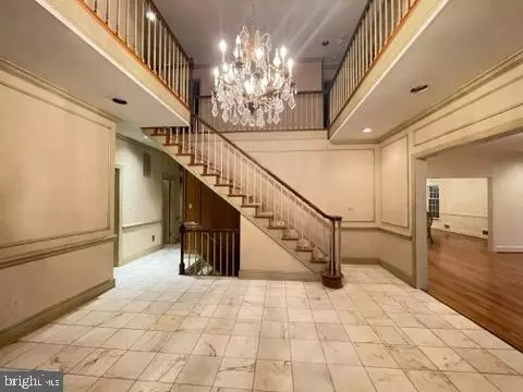 9713 Hall Rd, Potomac, MD 20854 photo 4