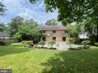 9713 Hall Rd, Potomac, MD 20854 photo 2