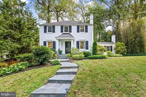 5911 Harwick Rd, Bethesda, MD 20816