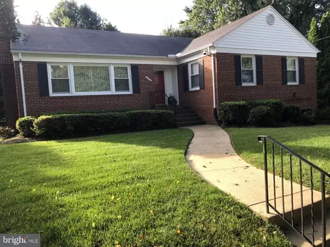 4504 Edgefield Rd, Kensington, MD 20895