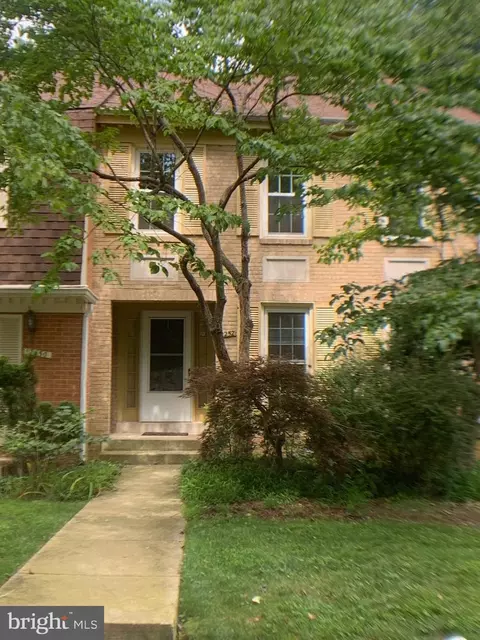 12252 Tildenwood Dr, Rockville, MD 20852