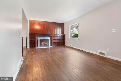 9017 Sudbury Rd, Silver Spring, MD 20901 photo 5