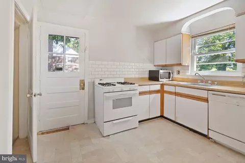 9017 Sudbury Rd, Silver Spring, MD 20901 photo 9