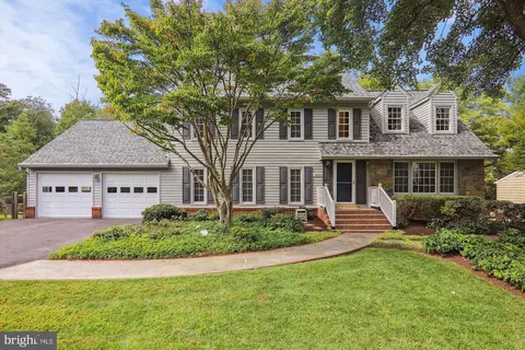 16508 George Washington Dr, Rockville, MD 20853
