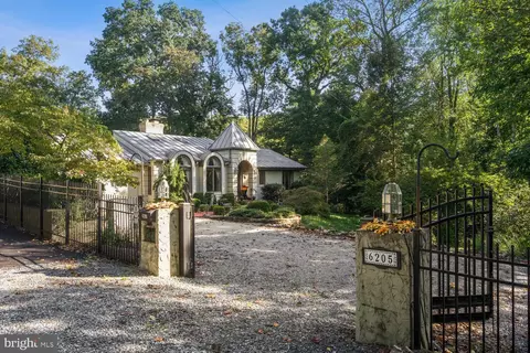 6205 Poe Rd, Bethesda, MD 20817