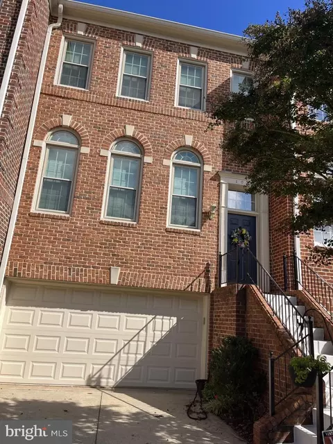 1033 Grand Oak Way, Rockville, MD 20852