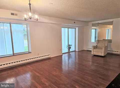 3501 Forest Edge Dr #14-1E, Silver Spring, MD 20906 photo 4