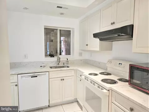 3501 Forest Edge Dr #14-1E, Silver Spring, MD 20906 photo 2