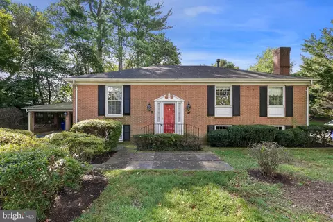 4 Locksley Ct, Silver Spring, MD 20904