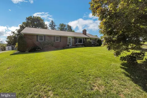 9458 Damascus Rd, Damascus, MD 20872