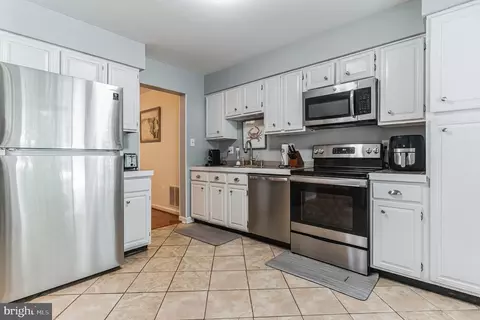 3037 Mozart Dr, Silver Spring, MD 20904 photo 3