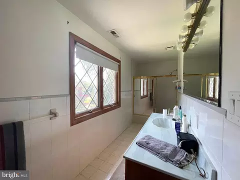 2053 Mayflower Dr, Silver Spring, MD 20905 photo 22