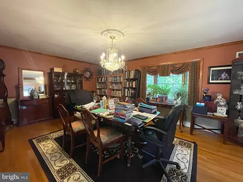 2053 Mayflower Dr, Silver Spring, MD 20905 photo 8