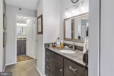 15100 Interlachen Dr #4-224, Silver Spring, MD 20906 photo 5