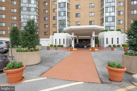 15100 Interlachen Dr #4-224, Silver Spring, MD 20906
