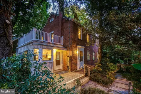 8008 Greenwood Ave, Takoma Park, MD 20912