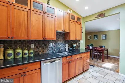 412 Sisson Ct, Silver Spring, MD 20902 photo 11