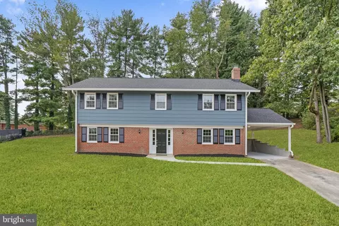 7512 Park Mill Ct, Derwood, MD 20855