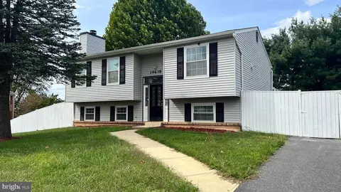 19638 Ridge Heights Dr, Gaithersburg, MD 20879