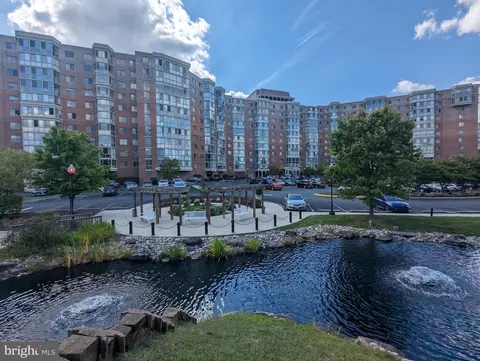 3100 N Leisure World Blvd #327, Silver Spring, MD 20906