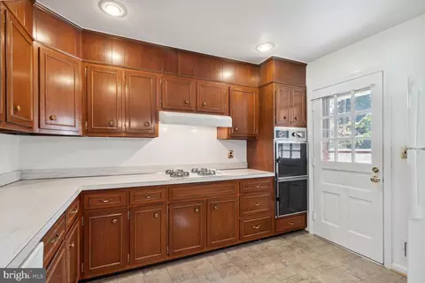 2417 E Gate Dr, Silver Spring, MD 20906 photo 14