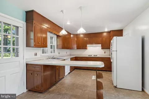 2417 E Gate Dr, Silver Spring, MD 20906 photo 12