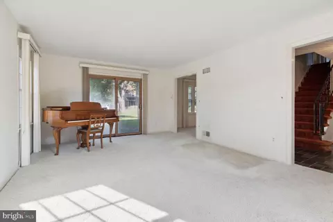 2417 E Gate Dr, Silver Spring, MD 20906 photo 5