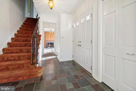 2417 E Gate Dr, Silver Spring, MD 20906 photo 4