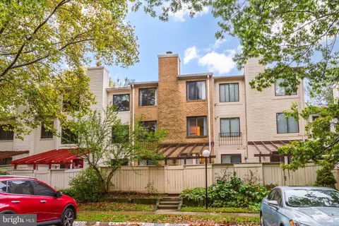 4 Lea Pond Ct, Gaithersburg, MD 20886