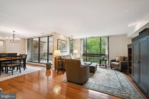 4952 Sentinel Dr #8-404, Bethesda, MD 20816