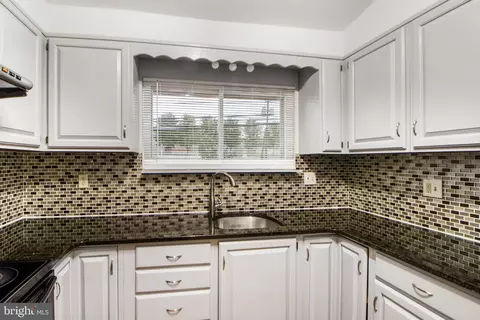 10911 Breewood Ct, Silver Spring, MD 20901 photo 12