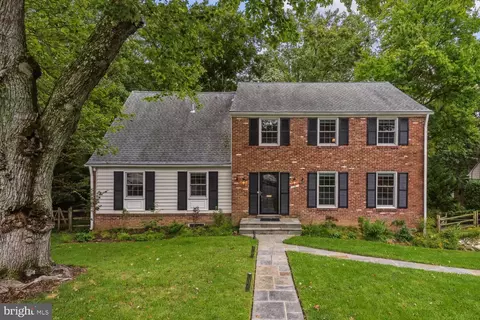 5 Old Club Ct, North Bethesda, MD 20852