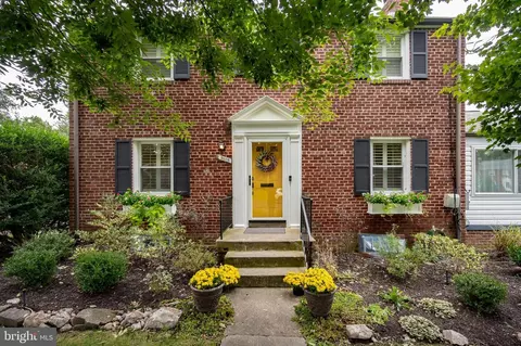 9605 Sutherland Rd, Silver Spring, MD 20901 photo 2
