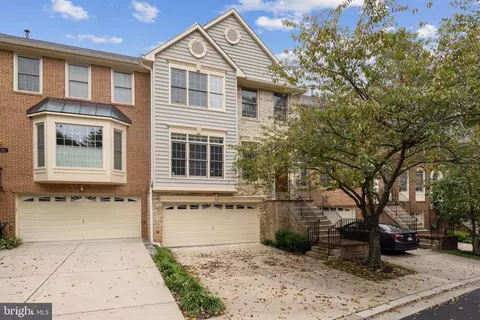 11309 Hollowstone Dr, North Bethesda, MD 20852
