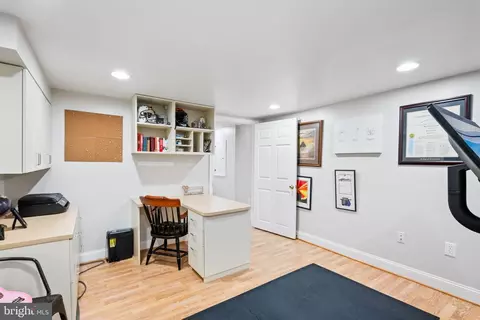 9200 Sudbury Rd, Silver Spring, MD 20901 photo 28