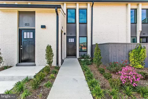 19520 Village Walk Dr #3-102, Montgomery Village, MD 20886